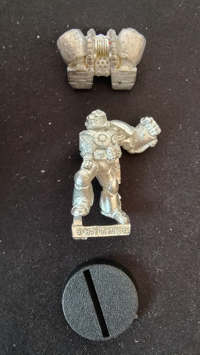 Warhammer 40k space marine - warhammer,